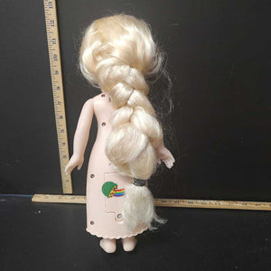"Into The Unknown" Singing Elsa Doll
