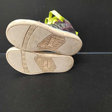 Load image into Gallery viewer, Girls high top sneakers
