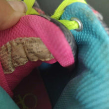 Load image into Gallery viewer, Girls high top sneakers
