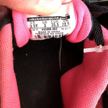 Load image into Gallery viewer, Girls T-Run 5 Sneakers
