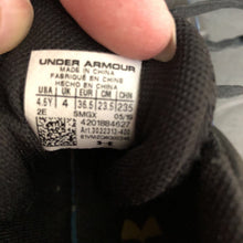 Load image into Gallery viewer, Boys Lockdown 4 Sneakers
