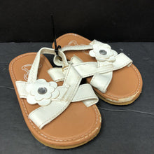 Load image into Gallery viewer, Girls Flower Sandals
