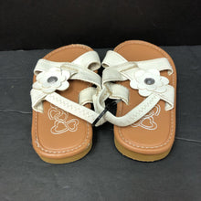 Load image into Gallery viewer, Girls Flower Sandals
