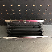 Load image into Gallery viewer, Chevron Clasp Wallet

