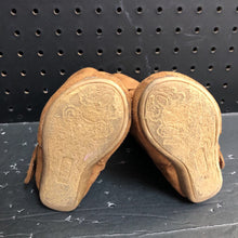 Load image into Gallery viewer, Girls Buckle Boots
