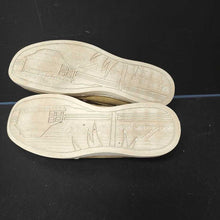 Load image into Gallery viewer, Boys Slip on casual shoes
