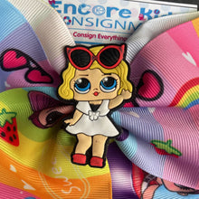 Load image into Gallery viewer, Doll &amp;icon print hairbow
