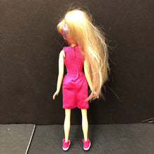 Load image into Gallery viewer, Battery Operated Singing Doll in Dress
