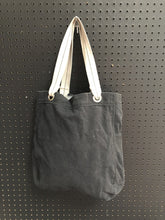 Load image into Gallery viewer, Handbag
