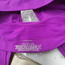Load image into Gallery viewer, Girls sports bra
