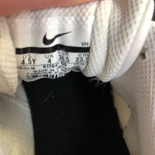 Load image into Gallery viewer, Boys Air Max Guile GS Sneakers
