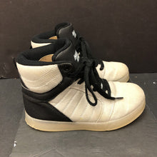 Load image into Gallery viewer, Boys Light Up Color Changing Sneakers (Multi Lights)
