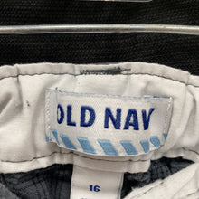 Load image into Gallery viewer, Plaid cargo shorts

