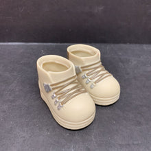 Load image into Gallery viewer, Boots for 18" Doll
