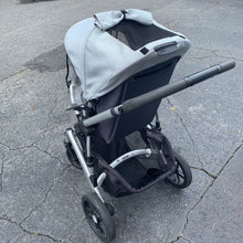 Load image into Gallery viewer, Travel System w/ Stroller &amp; Bassinet (Uppababy)
