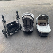 Load image into Gallery viewer, Travel System w/ Stroller &amp; Bassinet (Uppababy)
