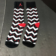 Load image into Gallery viewer, Boys Chevron Socks
