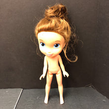 Load image into Gallery viewer, Doll
