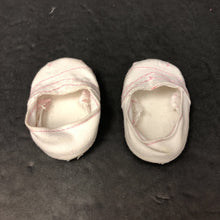 Load image into Gallery viewer, Shoes for 18" Doll
