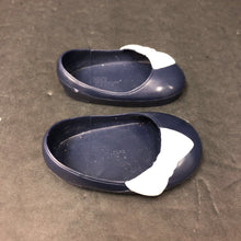 Load image into Gallery viewer, Shoes for 18" Doll

