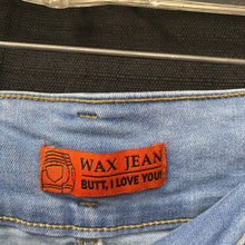 Load image into Gallery viewer, Denim shorts
