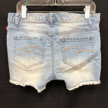 Load image into Gallery viewer, Denim flower shorts
