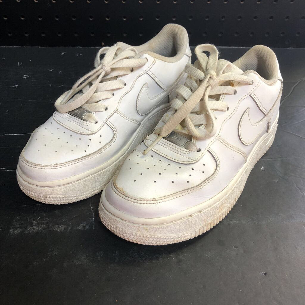 girl high top air force ones
