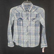 Load image into Gallery viewer, Plaid Button Down Top
