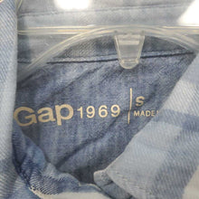 Load image into Gallery viewer, Plaid Button Down Top
