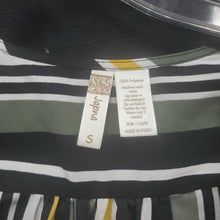 Load image into Gallery viewer, Striped Button Down Top
