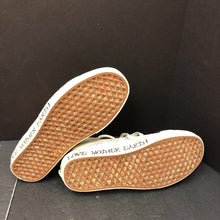 Load image into Gallery viewer, Boys "Love Mother Earth" Sneakers
