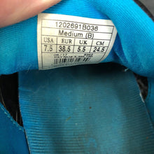 Load image into Gallery viewer, Girls Ravenna 9 Sneakers
