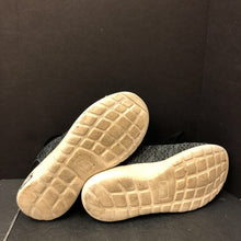 Load image into Gallery viewer, Boys Sneakers
