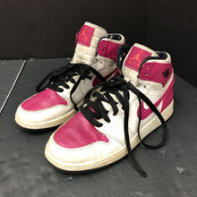 Load image into Gallery viewer, Girls Jordan 1 Retro High Sneakers
