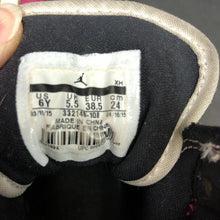 Load image into Gallery viewer, Girls Jordan 1 Retro High Sneakers

