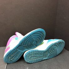 Load image into Gallery viewer, Girls Big High LE Sneakers
