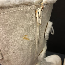 Load image into Gallery viewer, Girls Furry Winter Boots
