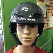 Load image into Gallery viewer, Snow Play Skiing/Snowboarding Helmet
