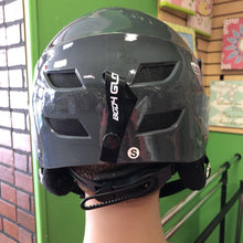 Load image into Gallery viewer, Snow Play Skiing/Snowboarding Helmet
