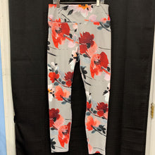 Load image into Gallery viewer, Flower Leggings
