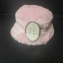 Load image into Gallery viewer, Girls Furry Winter Hat (NEW)
