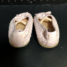 Load image into Gallery viewer, Girls Bow Flats
