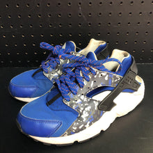 Load image into Gallery viewer, Boys Camo Sneakers
