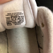 Load image into Gallery viewer, Girls Sneakers
