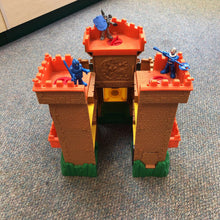 Load image into Gallery viewer, Medieval Eagle Talon Castle w/Figures Battery Operated
