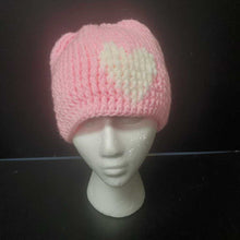 Load image into Gallery viewer, Girls knit Heart Hat
