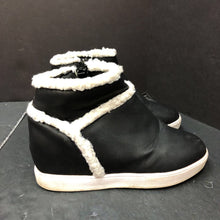 Load image into Gallery viewer, Girls Furry Ankle Boots
