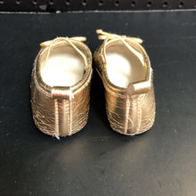 Load image into Gallery viewer, Girls Shiny Flats
