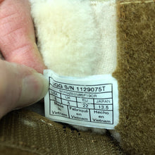 Load image into Gallery viewer, Girls Classic Embossed Winter Boots
