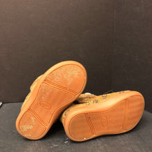 Load image into Gallery viewer, Girls Classic Embossed Winter Boots
